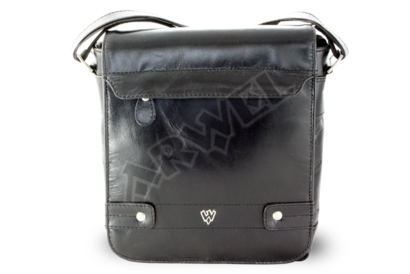 Malý černý pánský kožený crossbag s klopnou