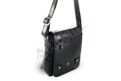 Malý černý pánský kožený crossbag s klopnou